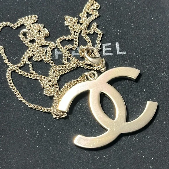 Trade - Picture 9 of 12